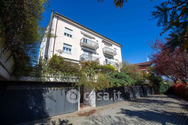 Appartamento in residenziale in Via Segantini 21