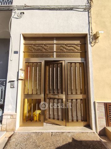 Appartamento in residenziale in Via Specchiarica 22
