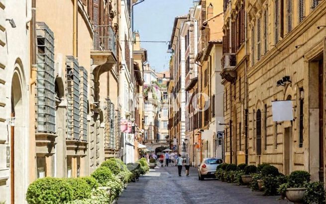 Attico/mansarda in residenziale in Piazza di Spagna 1