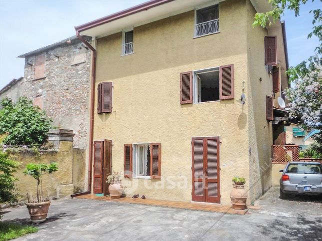 Casa indipendente in residenziale in Via Giulio Braga