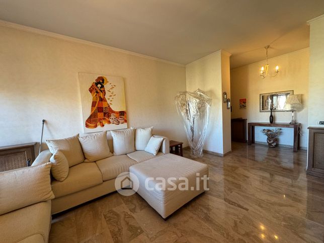 Appartamento in residenziale in Via Spiro Valles