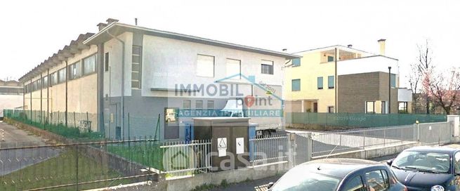 Capannone in commerciale in Via Avogadro