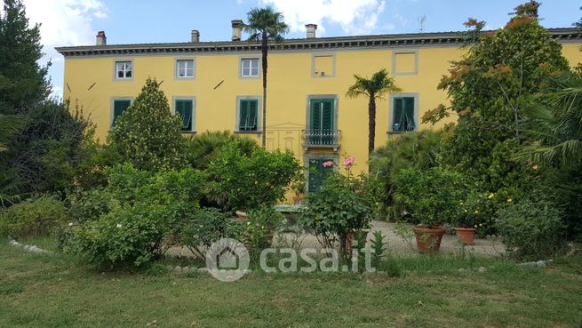 Villa in residenziale in 