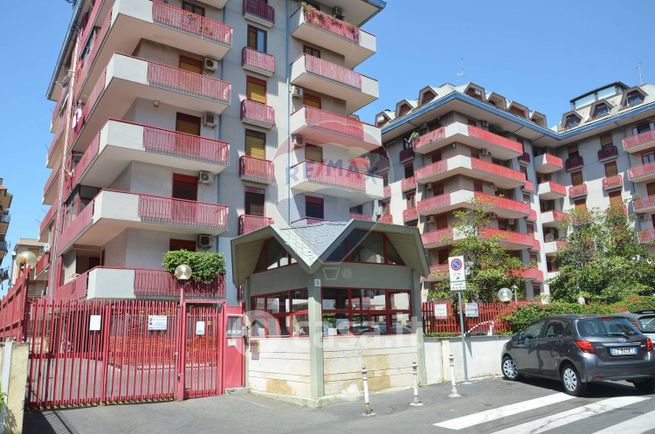 Appartamento in residenziale in Via Monti Iblei 8