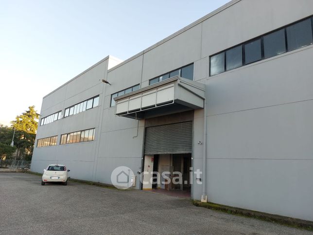 Capannone in commerciale in Via Marco Polo 47