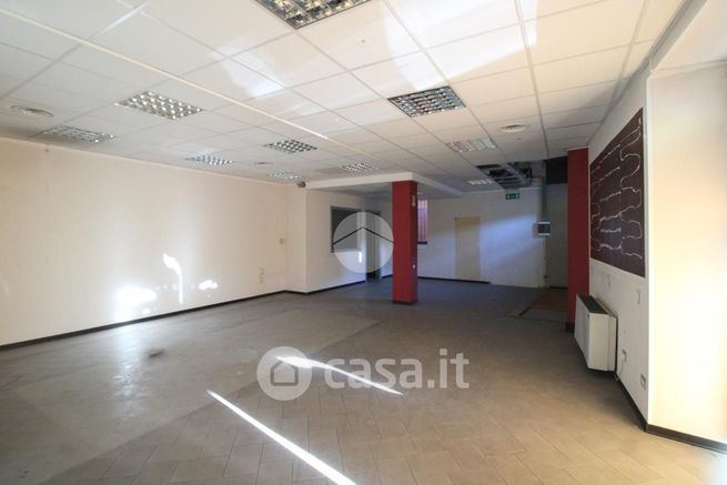 Ufficio in commerciale in Piazza Torre Romana 4