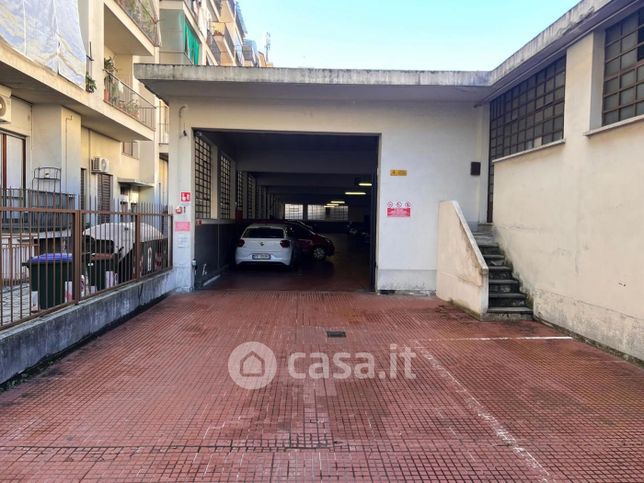 Garage/posto auto in residenziale in Via Lazzaro Spallanzani 16 -a