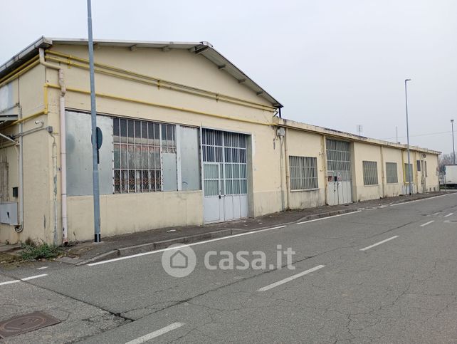 Capannone in commerciale in Via Rita Atria 2