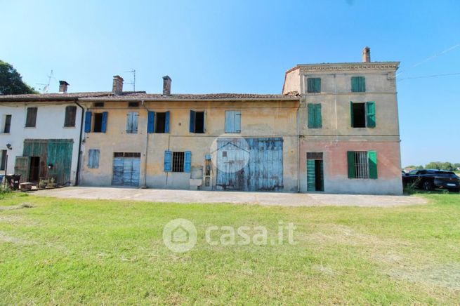 Casa indipendente in residenziale in Via XXV Aprile 39