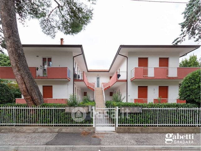 Appartamento in residenziale in Viale Ortles 6