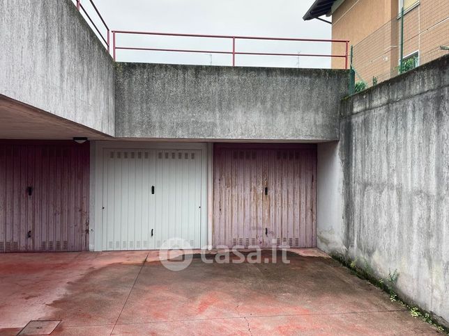 Garage/posto auto in residenziale in Via Mortara