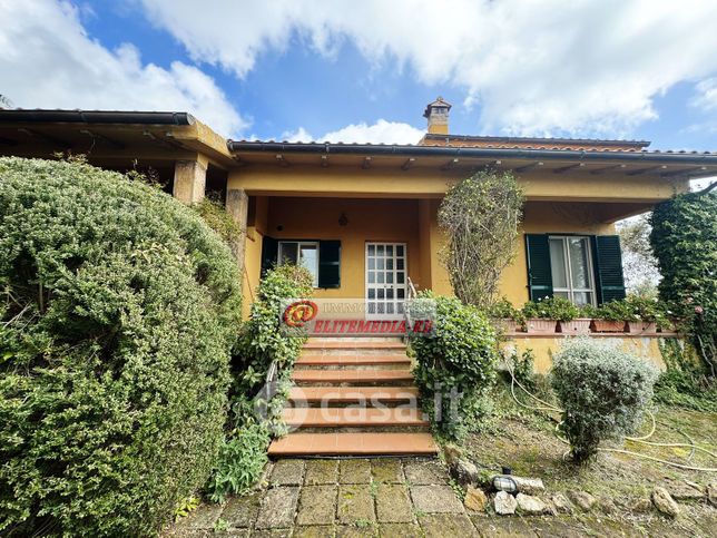 Casa bi/trifamiliare in residenziale in Strada poggio cavallucciaro 24