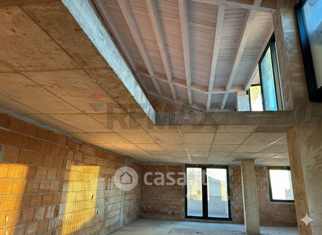 Attico/mansarda in residenziale in Galleria Vezza 10