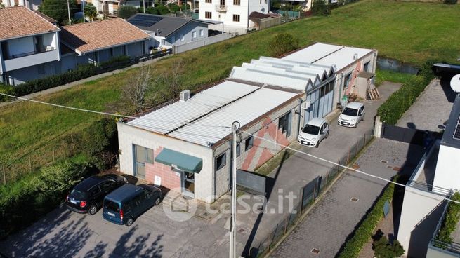 Capannone in commerciale in Via San Gottardo