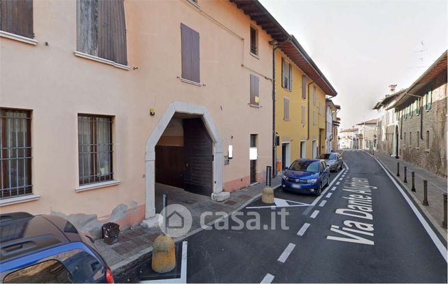 Garage/posto auto in residenziale in Via Dante Alighieri 27