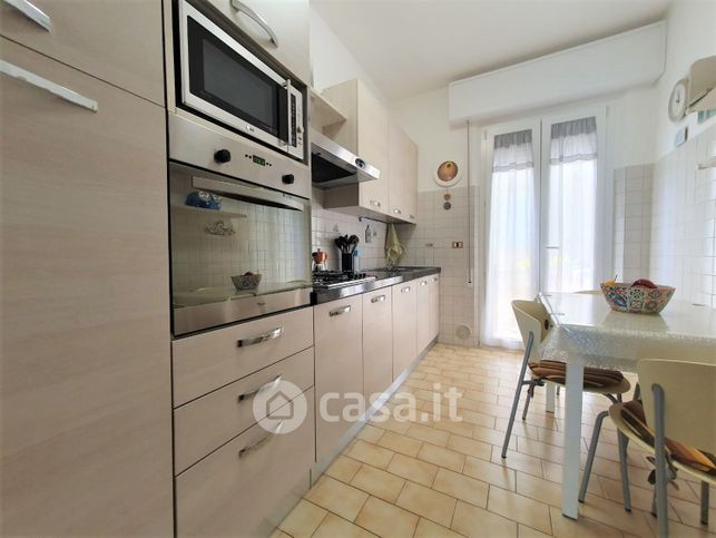 Appartamento in residenziale in Via Petrarca