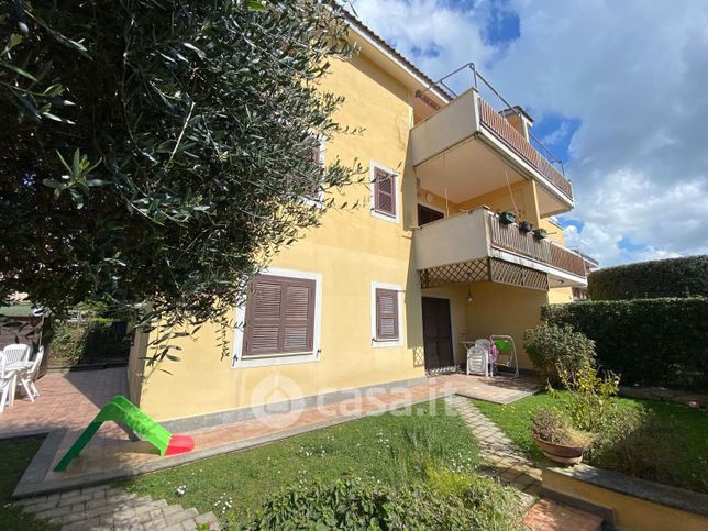 Appartamento in residenziale in Via Saturno 6
