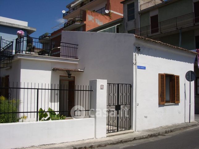 Casa indipendente in residenziale in Via Birago 6