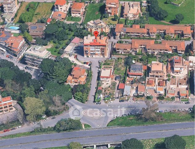 Appartamento in residenziale in Via Tuscolana 1393