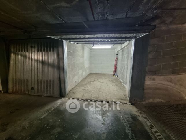 Box/posto auto in residenziale in Via Antonio di Vincenzo 6