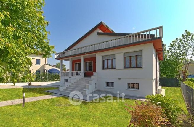 Casa indipendente in residenziale in Riviera Giacomo Matteotti