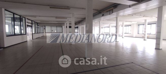 Capannone in commerciale in ALBANO SANT'ALESSANDRO