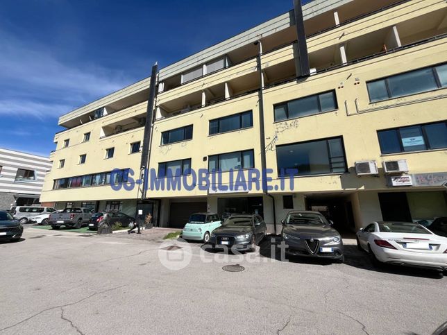 Ufficio in commerciale in 