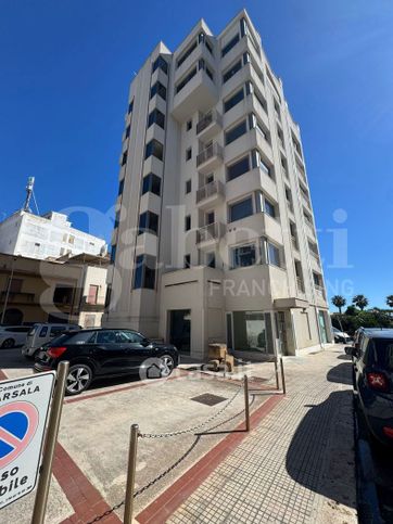 Ufficio in commerciale in Piazza Piemonte e Lombardo 13