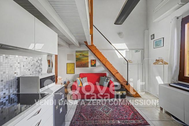 Appartamento in residenziale in Via Francesco Marzolo 17
