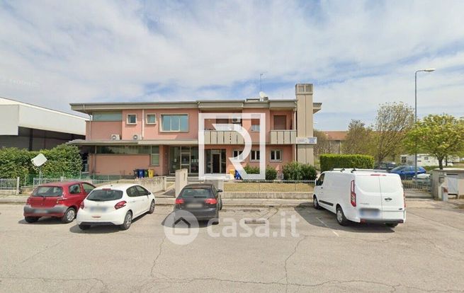 Ufficio in commerciale in Via dell'Artigiano 57