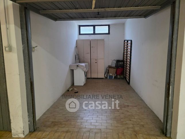 Box/posto auto in residenziale in 
