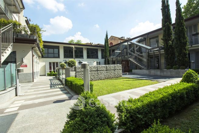 Ufficio in commerciale in 