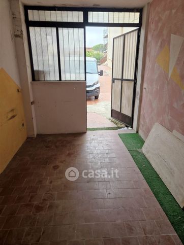 Capannone in commerciale in Via Francesco Cilea