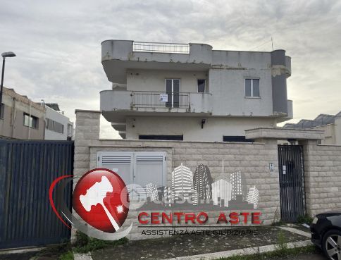 Capannone in commerciale in Via della Comunita' Europea