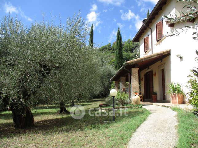 Villa in residenziale in Via della Croce