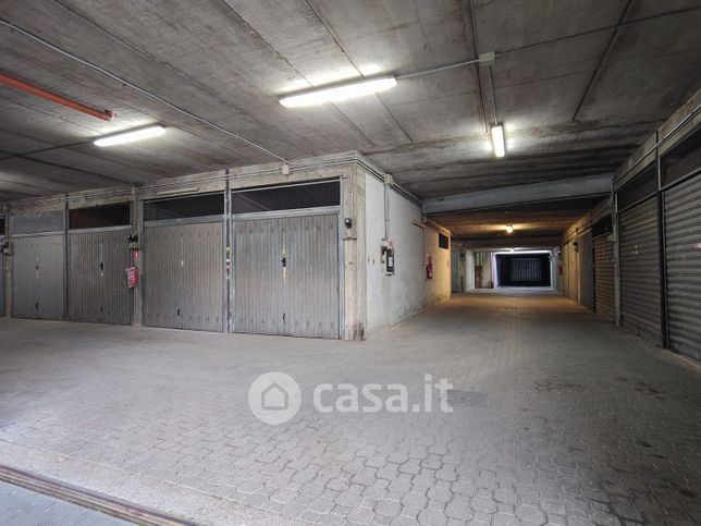 Garage/posto auto in residenziale in Via Fosso del Poggio 46