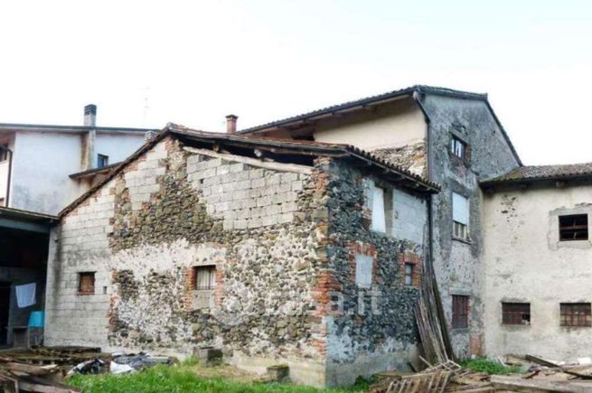 Casa indipendente in residenziale in Via Colombare