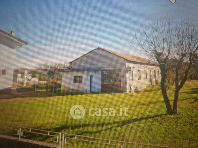 Terreno agricolo in commerciale in Via Martiri della Libertà 32