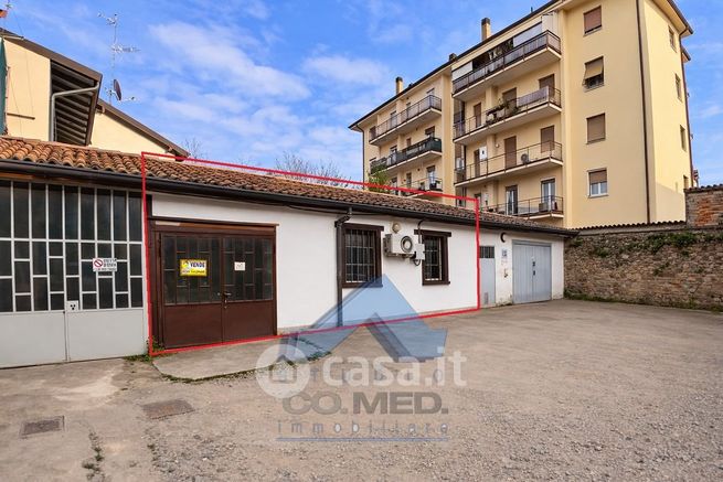 Box/posto auto in residenziale in Via Tasca 24