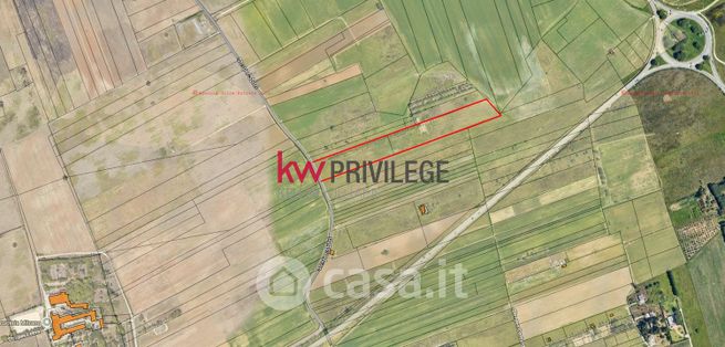 Terreno agricolo in commerciale in 