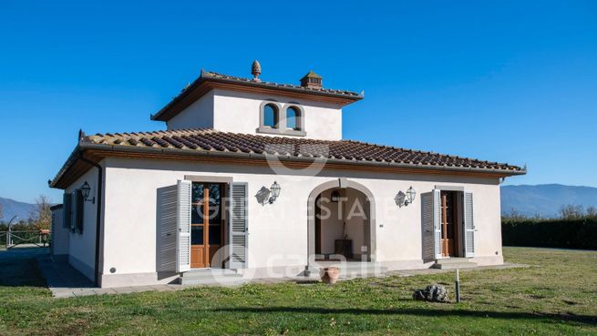 Rustico/casale in residenziale in Strada Senza Nome
