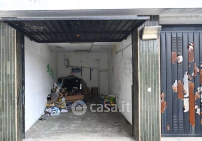 Box/posto auto in residenziale in Viale Palmiro Togliatti 114