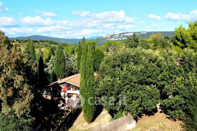 Rustico/casale in residenziale in 