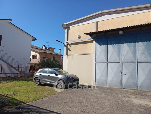 Capannone in commerciale in Strada di Cospea 49