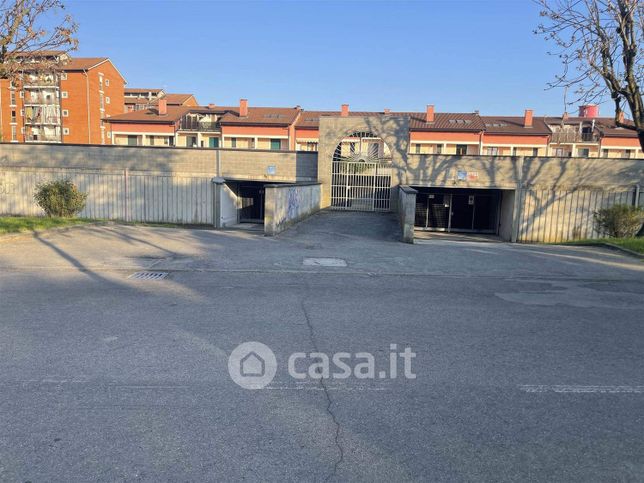 Box/posto auto in residenziale in Via Pietro Mascagni