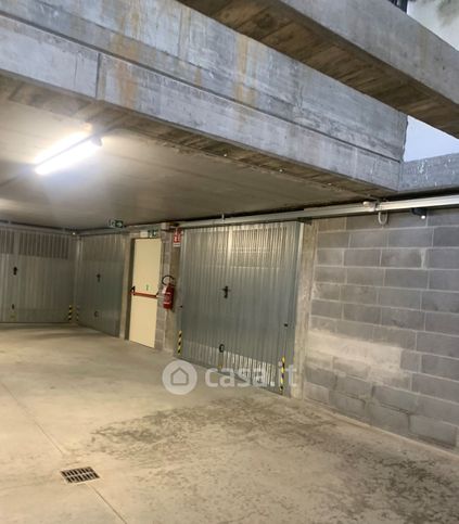 Box/posto auto in residenziale in Via Oberdan 14