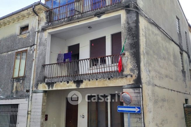 Casa indipendente in residenziale in Via LibertÃ  93