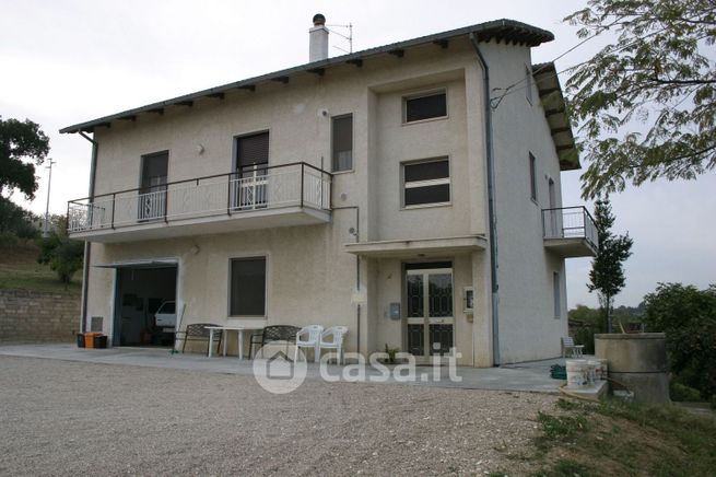 Villa in residenziale in Strada San Donato