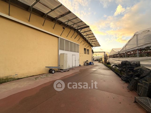 Capannone in commerciale in Via Giovanni Amendola