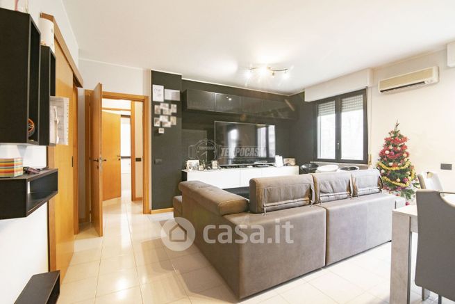 Appartamento in residenziale in Viale Alessandro Manzoni 37